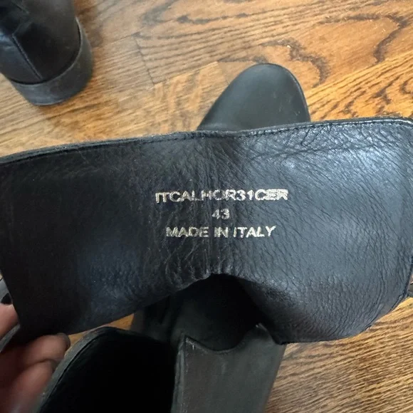 Burberry Black Leather Buckle Boots - Picture 4 of 4